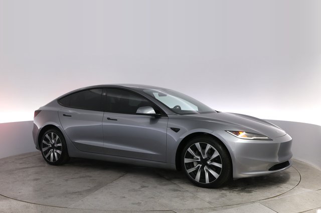 2025 Tesla Model 3 — photo 11 of 21