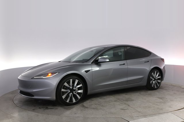2025 Tesla Model 3 — photo 14 of 21
