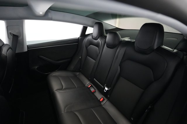 2025 Tesla Model 3 — photo 19 of 21