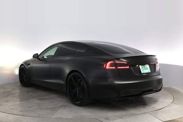 2022 Tesla Model S — photo 13 of 21