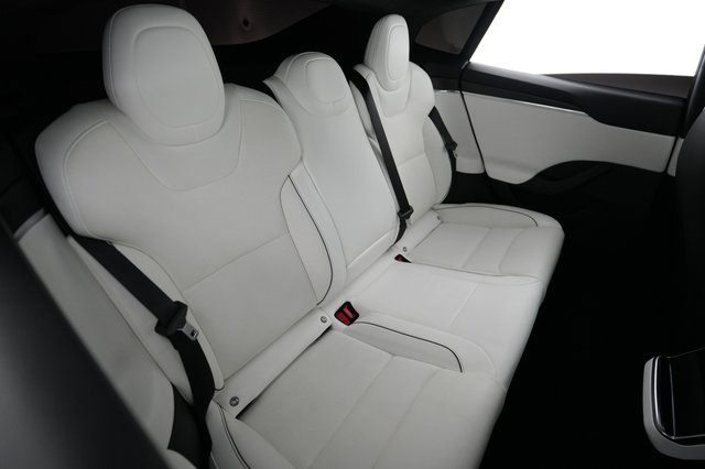 2022 Tesla Model S — photo 4 of 21
