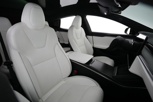 2022 Tesla Model S — photo 18 of 21