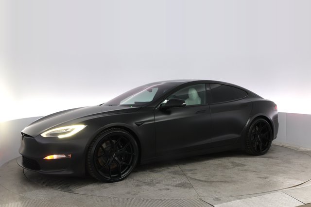 2022 Tesla Model S — photo 14 of 21
