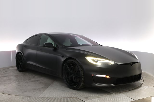 2022 Tesla Model S — photo 10 of 21