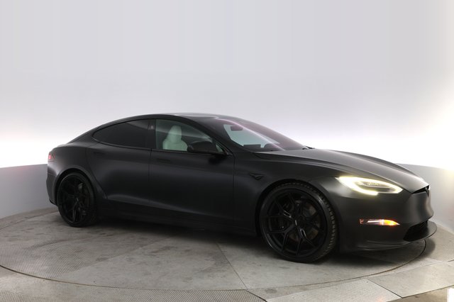 2022 Tesla Model S — photo 11 of 21