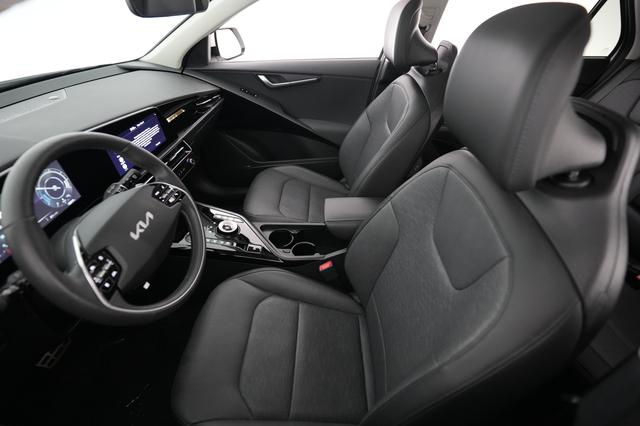2023 Kia Niro EV — photo 3 of 20