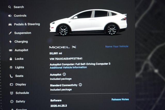 2023 Tesla Model X — photo 5 of 21