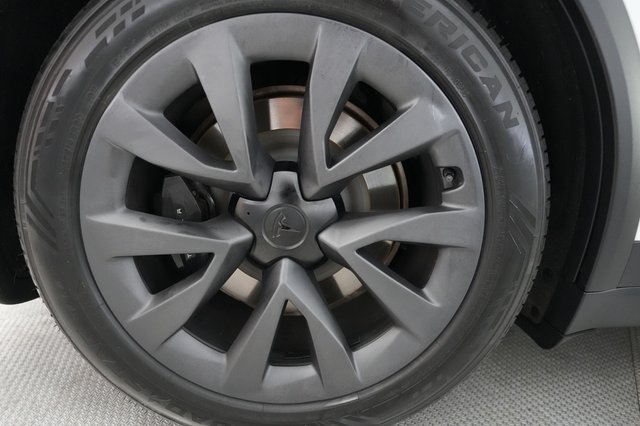 2023 Tesla Model X — photo 15 of 21