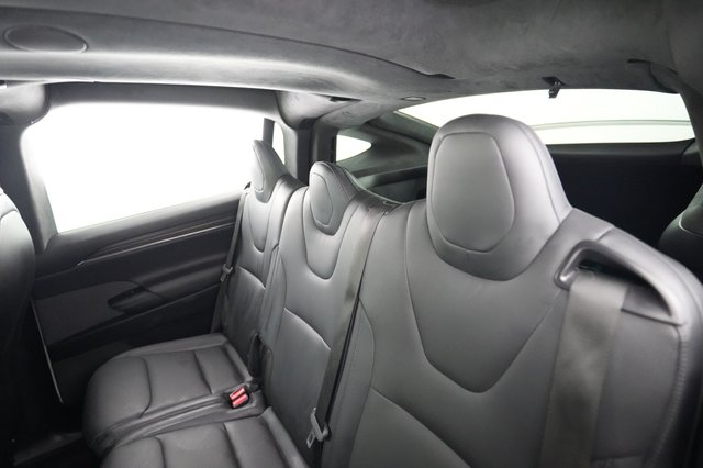 2023 Tesla Model X — photo 19 of 21