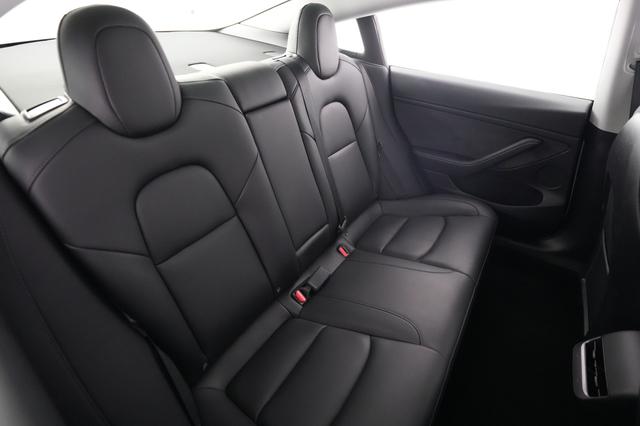 2023 Tesla Model 3 — photo 4 of 24