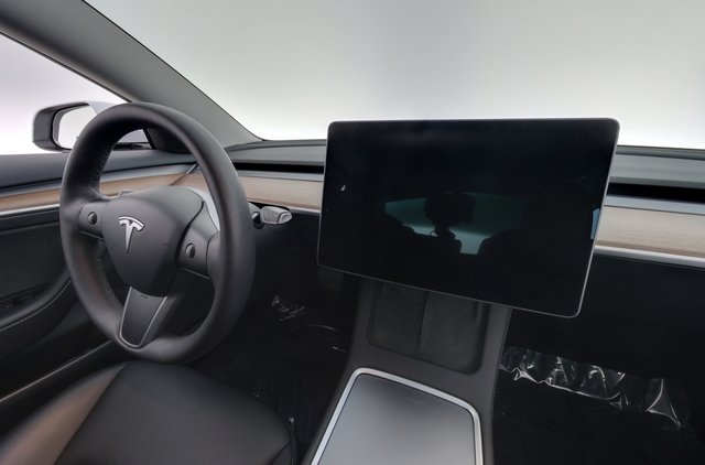 2023 Tesla Model 3 — photo 20 of 24