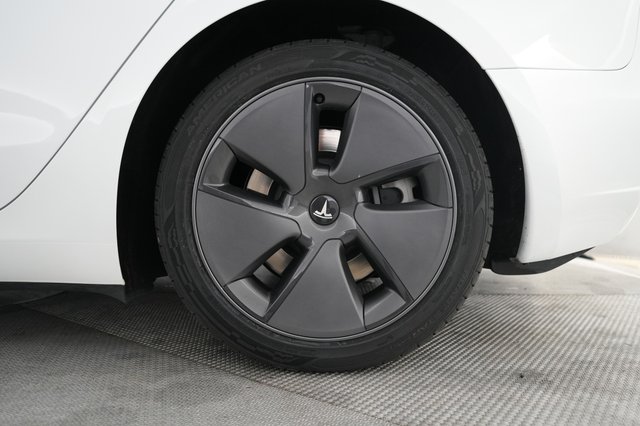 2023 Tesla Model 3 — photo 7 of 24
