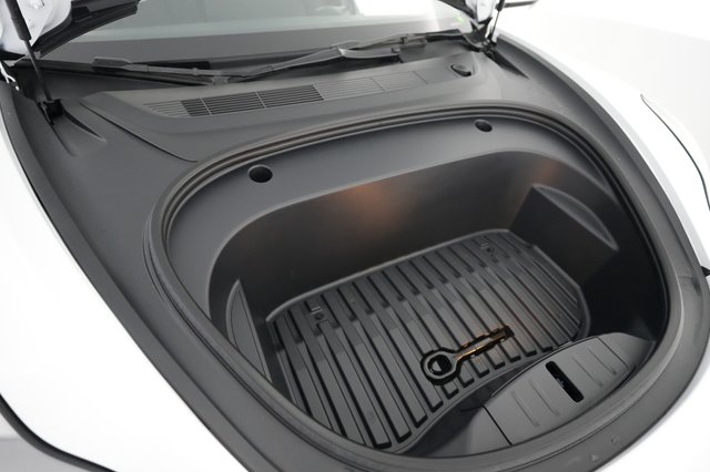 2023 Tesla Model 3 — photo 23 of 24