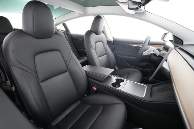 2023 Tesla Model 3 — photo 18 of 24
