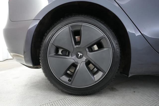 2023 Tesla Model 3 — photo 7 of 21