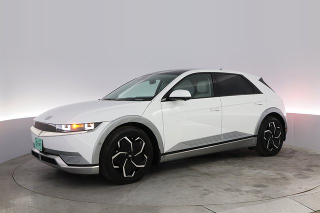 2024 Hyundai IONIQ 5 — photo 14 of 24