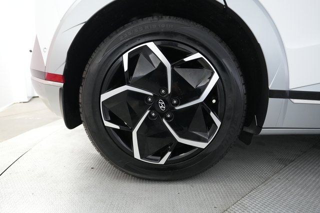 2024 Hyundai IONIQ 5 — photo 17 of 24