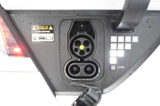 2024 Hyundai IONIQ 5 — photo 8 of 24