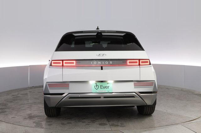 2024 Hyundai IONIQ 5 — photo 12 of 24