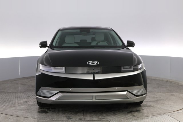 2024 Hyundai IONIQ 5 — photo 9 of 21