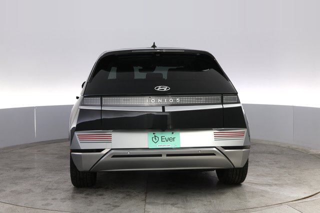 2024 Hyundai IONIQ 5 — photo 12 of 21
