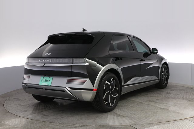 2024 Hyundai IONIQ 5 — photo 2 of 21