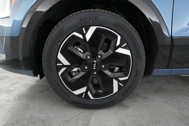 2024 Kia Niro EV — photo 16 of 22