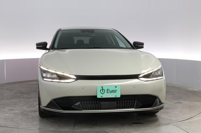 2024 Kia EV6 — photo 9 of 23