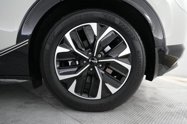 2024 Kia EV6 — photo 7 of 23