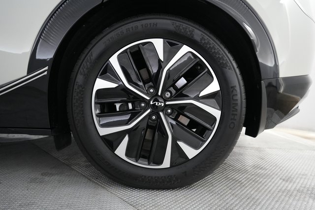 2024 Kia EV6 — photo 7 of 23