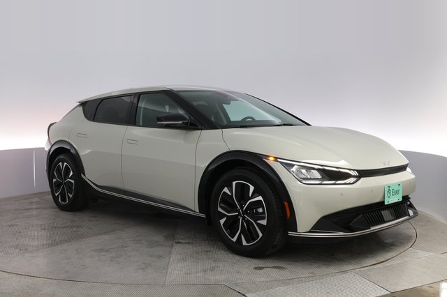 2024 Kia EV6 — photo 10 of 23