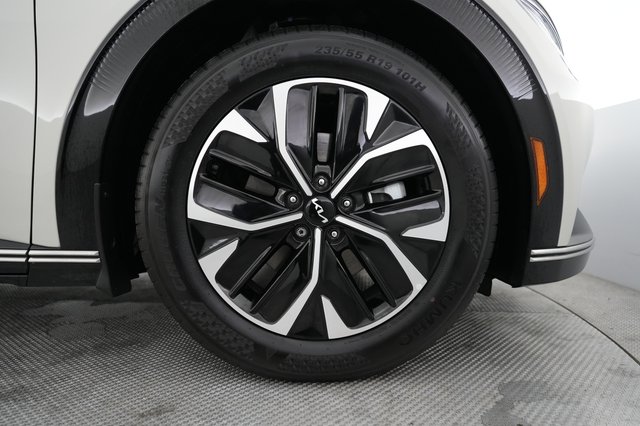 2024 Kia EV6 — photo 17 of 23