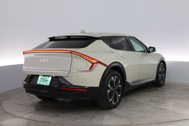 2024 Kia EV6 — photo 2 of 23