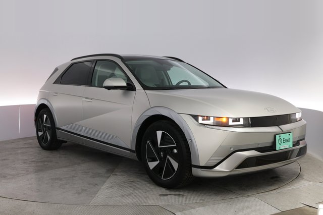 2025 Hyundai IONIQ 5 — photo 10 of 24