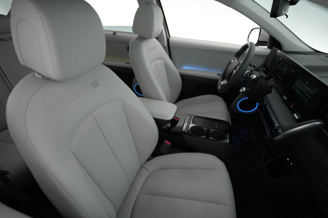 2025 Hyundai IONIQ 5 — photo 18 of 24