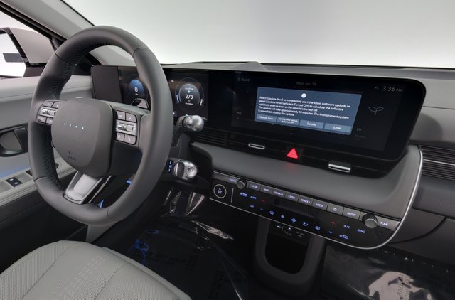 2025 Hyundai IONIQ 5 — photo 20 of 24