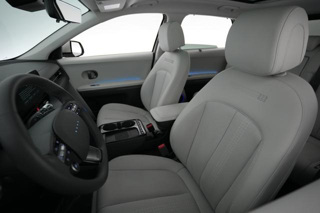 2025 Hyundai IONIQ 5 — photo 3 of 24