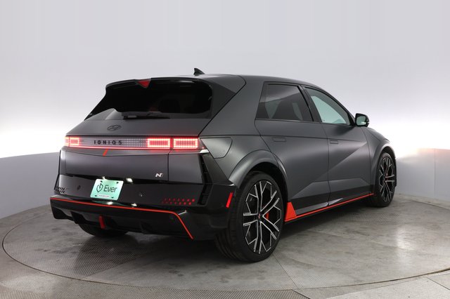 2025 Hyundai IONIQ 5 — photo 2 of 23