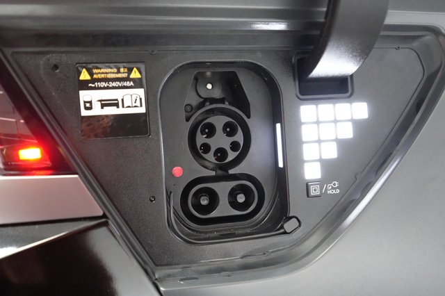 2025 Hyundai IONIQ 5 — photo 8 of 23