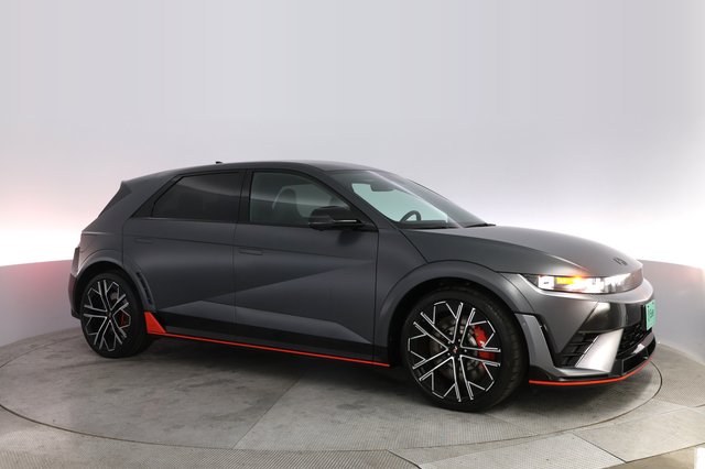 2025 Hyundai IONIQ 5 — photo 11 of 23