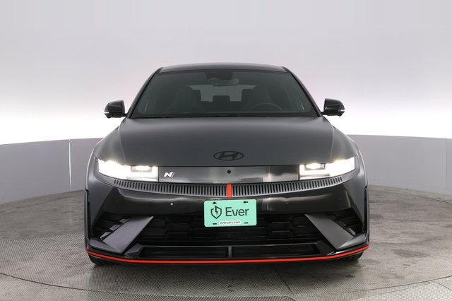 2025 Hyundai IONIQ 5 — photo 9 of 23