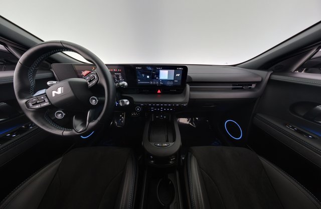 2025 Hyundai IONIQ 5 — photo 21 of 23
