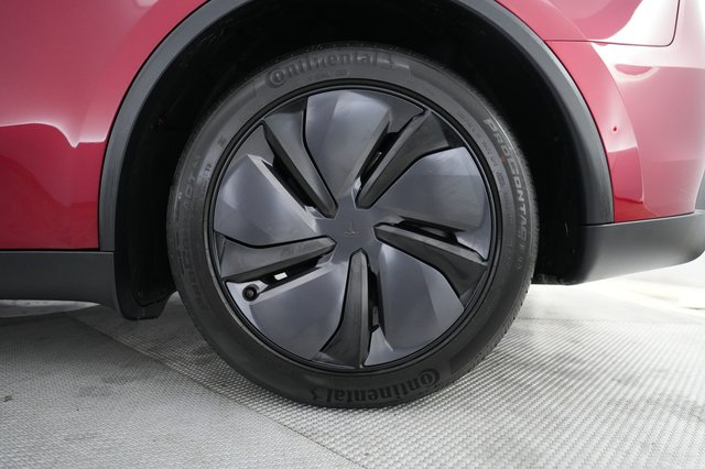 2026 Tesla Model Y — photo 16 of 24
