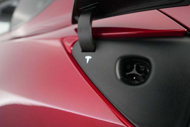 2026 Tesla Model Y — photo 8 of 24