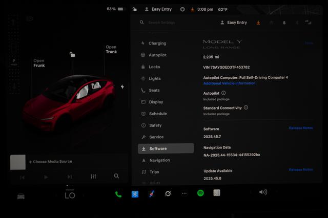2026 Tesla Model Y — photo 5 of 24