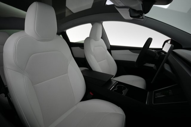 2026 Tesla Model Y — photo 18 of 24