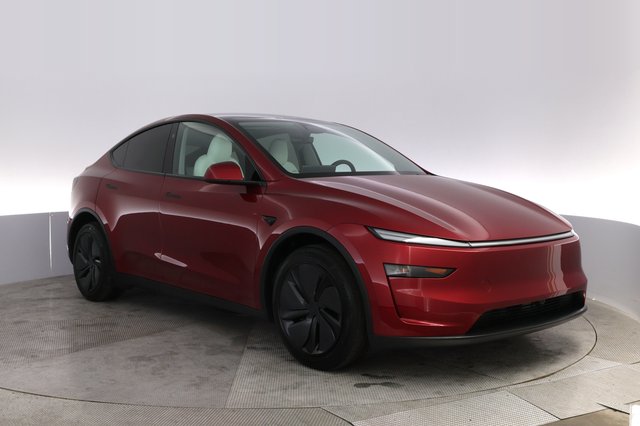 2026 Tesla Model Y — photo 10 of 24