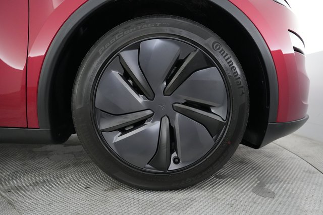 2026 Tesla Model Y — photo 15 of 24