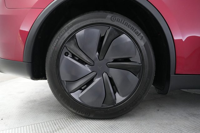 2026 Tesla Model Y — photo 7 of 24