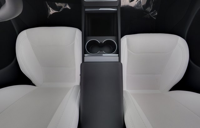 2026 Tesla Model Y — photo 22 of 24